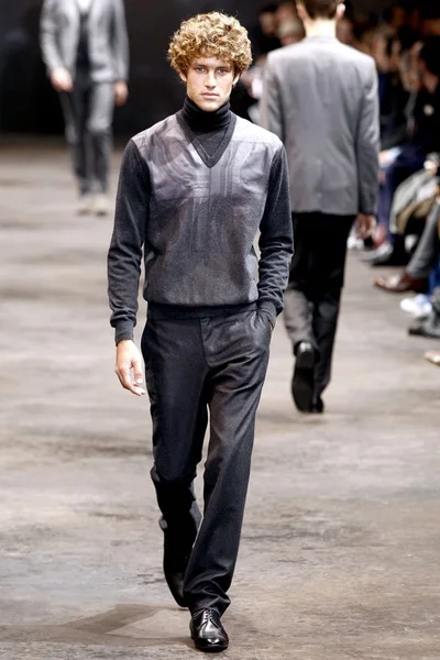 Look 2